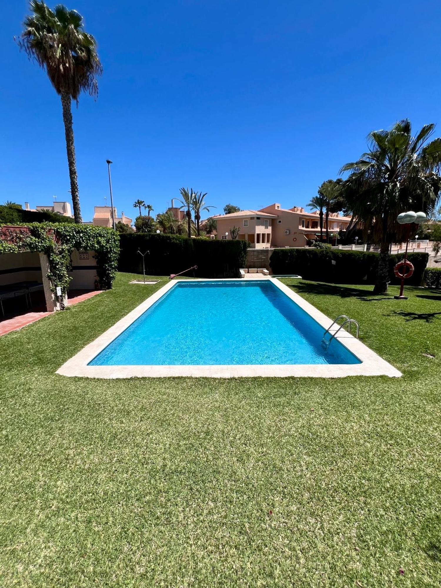 Beachside 4-Bedroom With Pool 阿利坎特 外观 照片